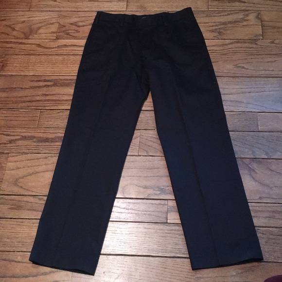 Izod Other - IZOD Men's black chinos 22/30